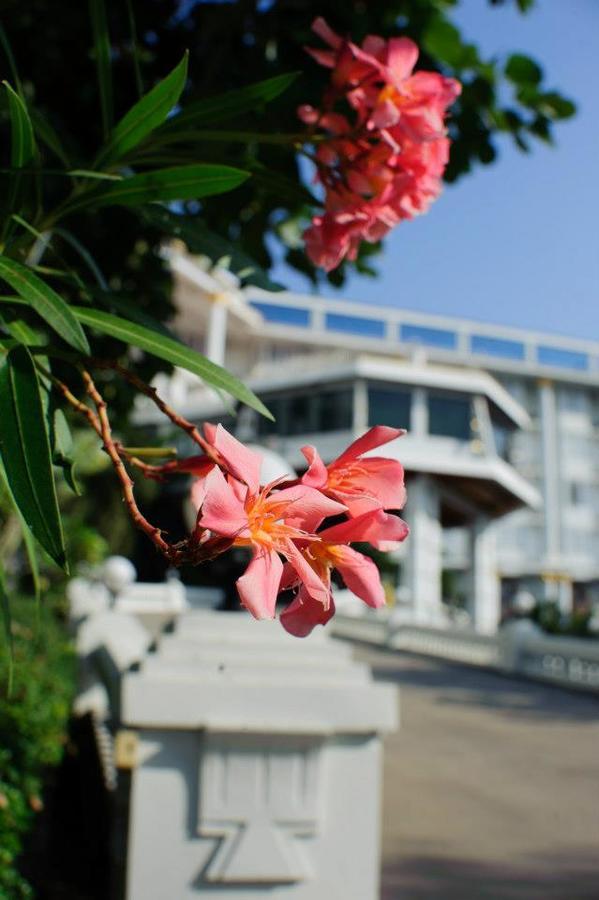 Hermitage Hotel Korat-Sha Nakhon Ratchasima Exterior photo